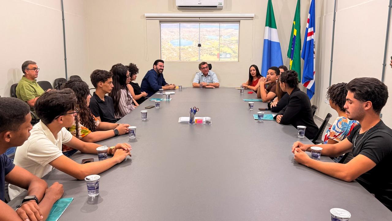 Jovens parlamentares apresentam propostas à prefeito