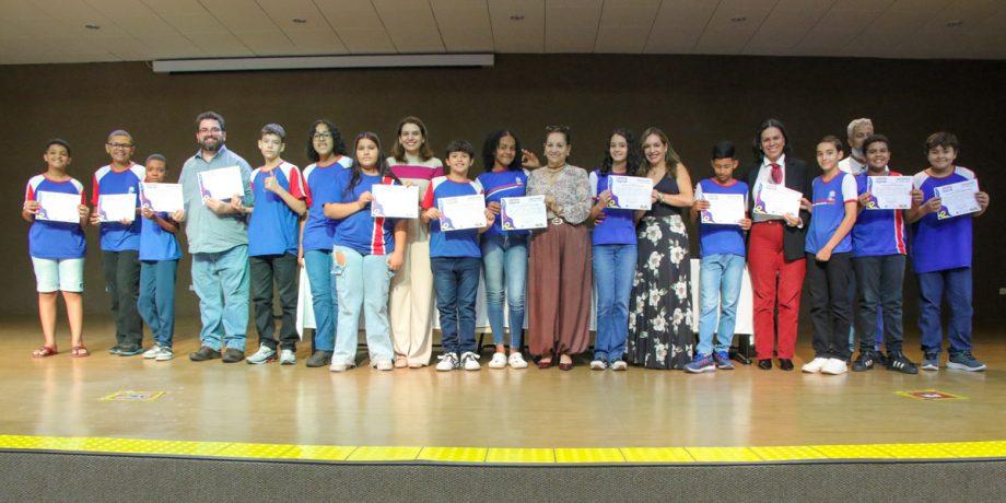 Mais de 1,1 mil estudantes recebem certificados da Carreta Digital em Três Lagoas