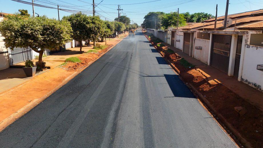 Moradores do Jardim Maristela e região comemoram chegada do asfalto