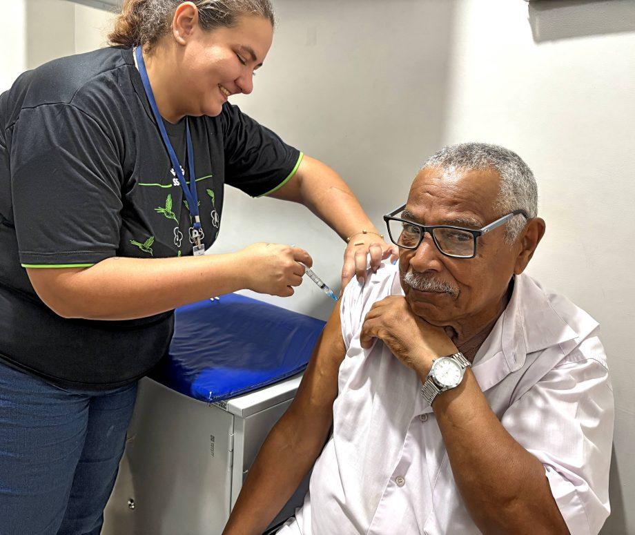 Vacinação contra gripe preocupa em Três Lagoas e cobertura entre crianças e idosos segue abaixo da meta