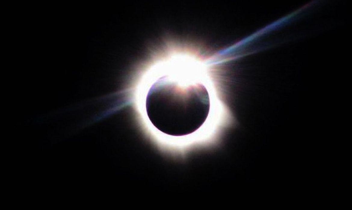 Brasileiros poderão ver eclipse solar por transmissão na internet