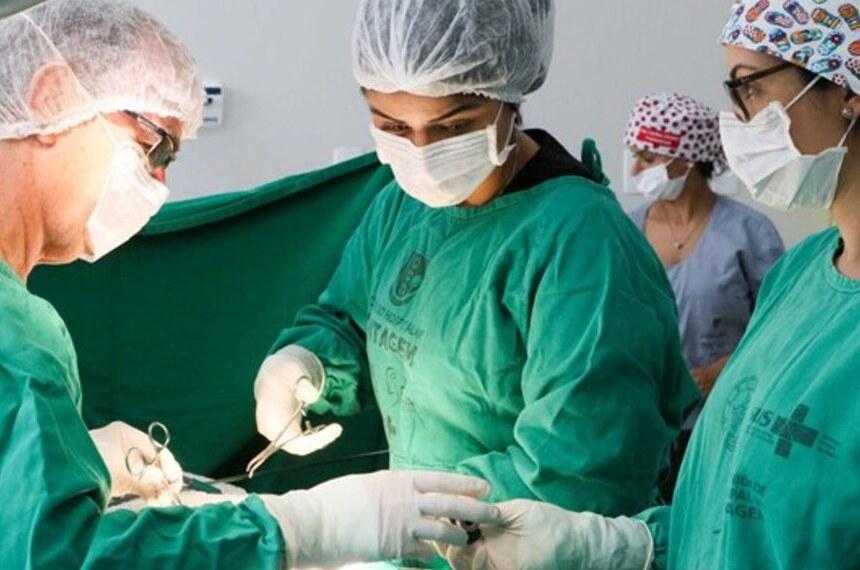 Cirurgias plásticas de mama no SUS crescem mais de 50% em dez anos