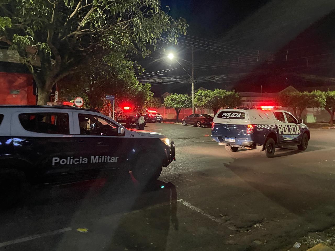 PM chega em peso e evita briga entre grupos após saída da Festa do Folclore em Três Lagoas