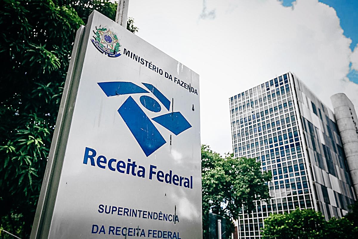 Receita paga nesta segunda último lote de restituição do IR 2026
