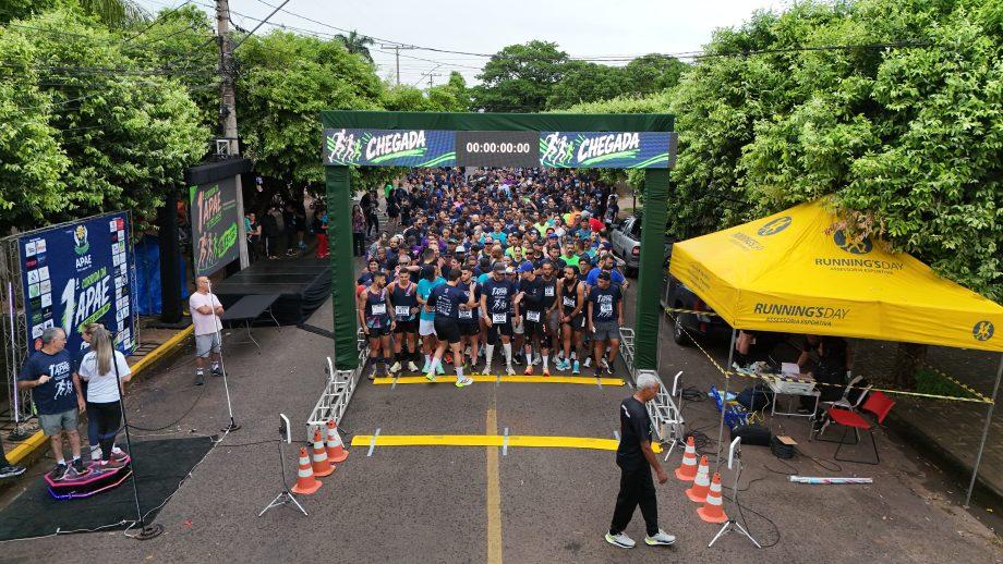 1ª Corrida da APAE de Três Lagoas reúne atletas e comunidade por uma causa solidária