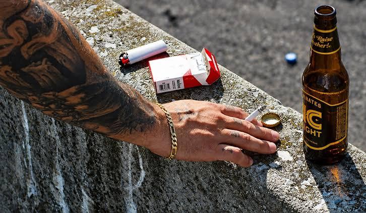 Álcool e cigarro podem causar cegueira, alertam especialistas