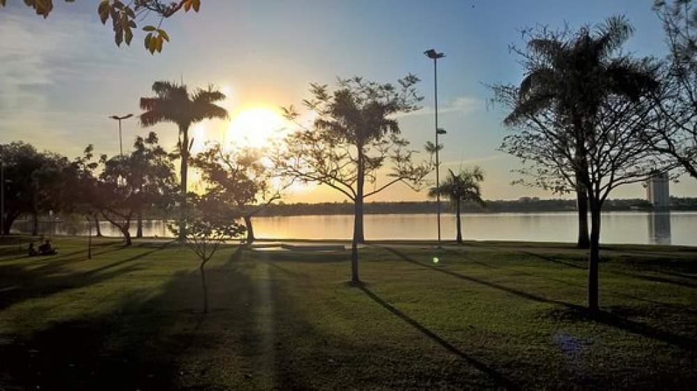 Calor acima da média e chuvas irregulares devem marcar outubro