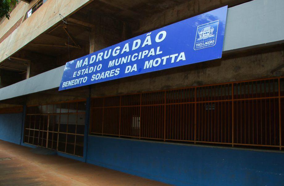 Estádio Madrugadão recebe jogos remarcados do Campeonato Municipal de Futebol de Base 
