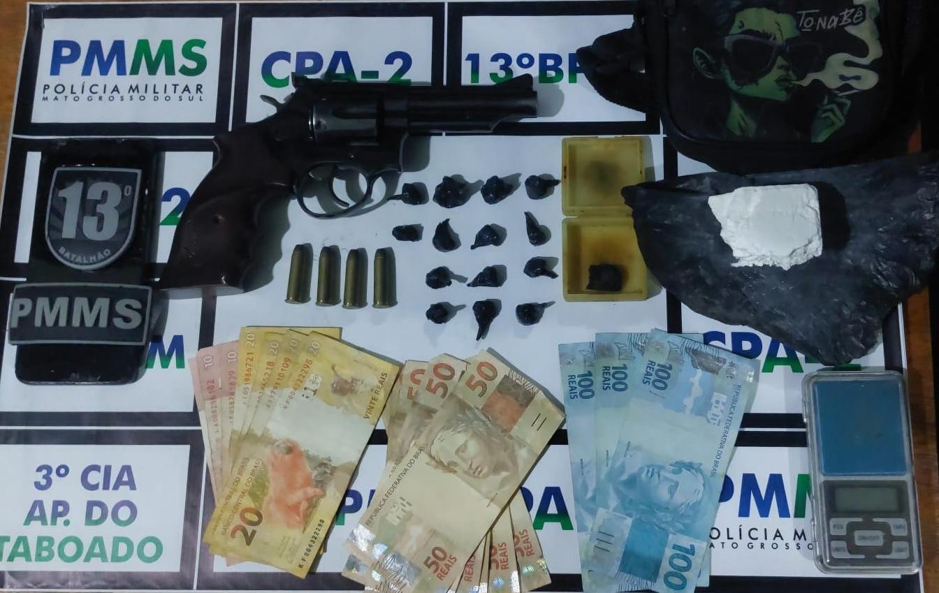 Homem é preso com cocaína, maconha, dinheiro e revólver calibre .357
