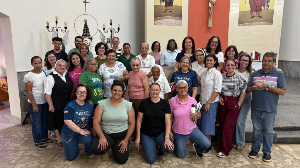 Paróquia promove tarde de espiritualidade com equipes de projetos do PDAE