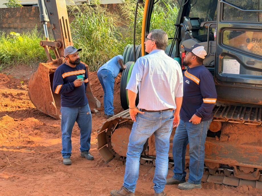 Cassiano Maia acompanha obras de pavimentação e drenagem em diferentes bairros de Três Lagoas