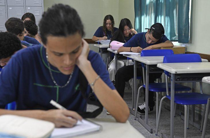 Com transmissão ao vivo, jovens de MS terão aulão gratuito de Redação e Biologia com foco no Enem