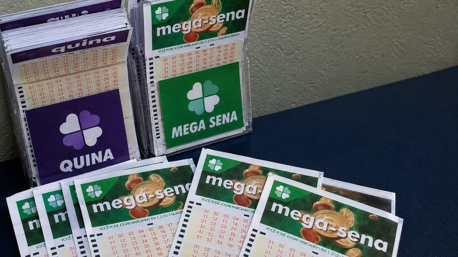 Mega-Sena acumula; prêmio pode chegar a R$ 185 milhões na terça-feira