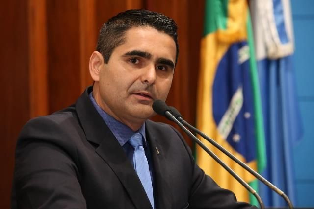 Deputado Herculano comemora aprovação do projeto Bolsa-Atleta Deputado Herculano comemora aprovação do projeto Bolsa-Atleta