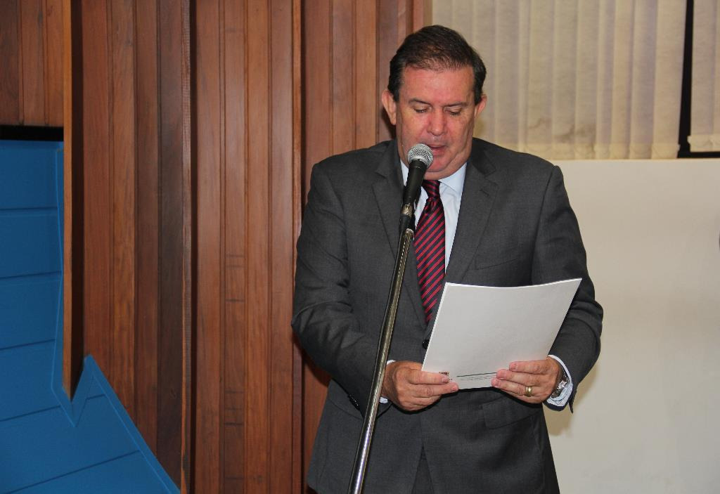 Deputado Eduardo Rocha reivindica reforma da Escola Afonso Xavier Tranin Deputado Eduardo Rocha reivindica reforma da Escola Afonso Xavier Tranin