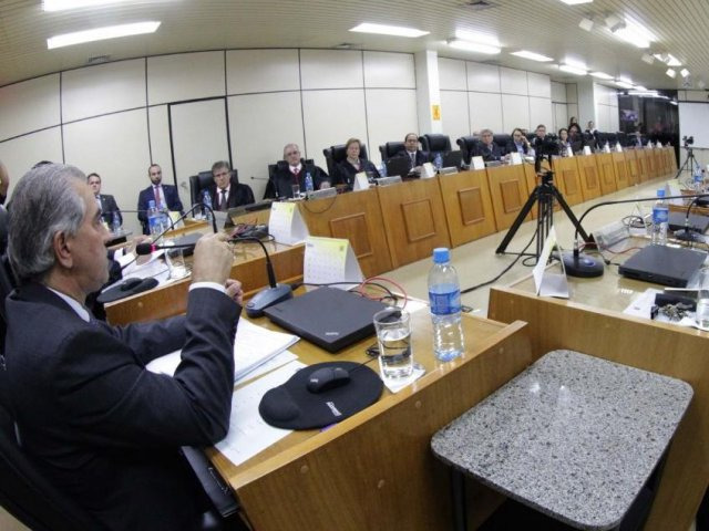 Procuradores do MPE se reúnem com Reinaldo e dizem confiar no governo