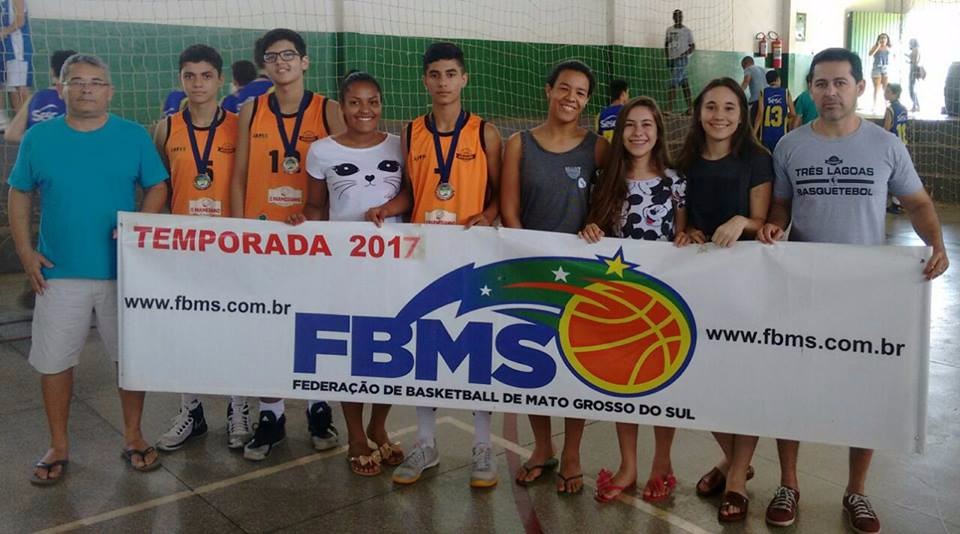 Três-lagoenses se destacam em estadual sub 15 de basquete e vão para o Brasileiro Três-lagoenses se destacam em estadual sub 15 de basquete e vão para o Brasileiro