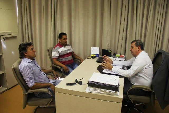 Deputado Eduardo Rocha recebe vereadores de Três Lagoas em seu gabinete Deputado Eduardo Rocha recebe vereadores de Três Lagoas em seu gabinete