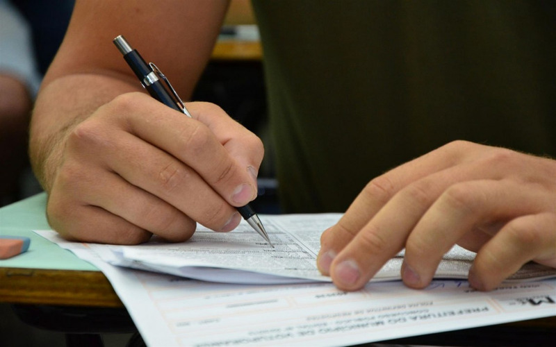 Prefeitura abre concurso com 62 vagas e salário de até R$ 9,6 mil Prefeitura abre concurso com 62 vagas e salário de até R$ 9,6 mil