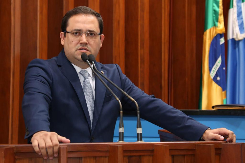 Deputado Márcio Fernandes propõe incluir o crime de zoofilia no código penal Deputado Márcio Fernandes propõe incluir o crime de zoofilia no código penal