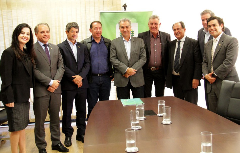 Prefeitura de Três Lagoas assina convênio com Detran para sinalização de ruas da cidade Prefeitura de Três Lagoas assina convênio com Detran para sinalização de ruas da cidade