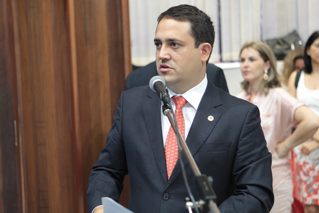 Deputado Márcio Fernandes defende redução do ICMS do “boi em pé” de 12% para 7% Deputado Márcio Fernandes defende redução do ICMS do “boi em pé” de 12% para 7%