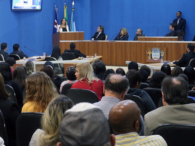Aprovado programa Família Acolhedora e reajuste dos servidores da educação Aprovado programa Família Acolhedora e reajuste dos servidores da educação