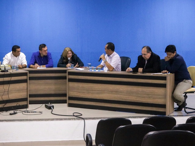 Secretário e diretor prestam depoimento à Comissão de Inquérito da Câmara Secretário e diretor prestam depoimento à Comissão de Inquérito da Câmara