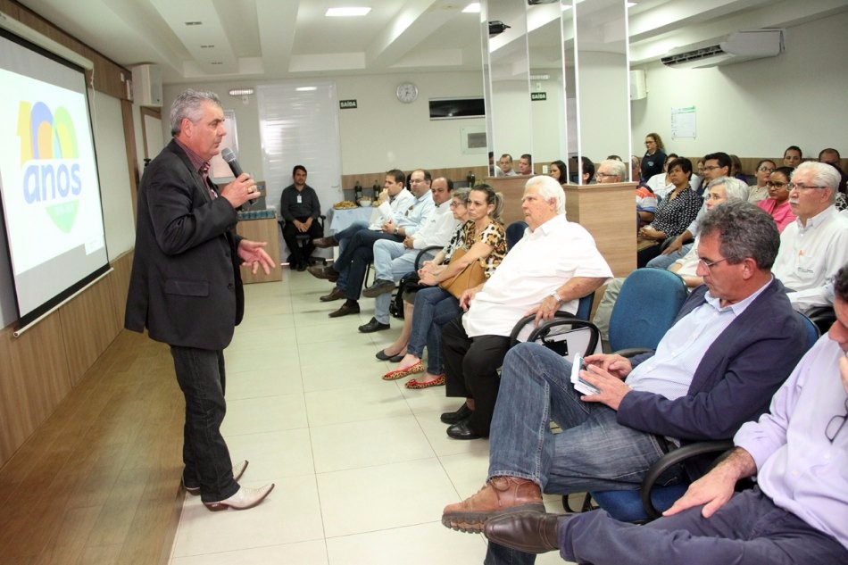 Prefeito de Três Lagoas promove encontro regional para discussão do atendimento hospitalar Prefeito de Três Lagoas promove encontro regional para discussão do atendimento hospitalar
