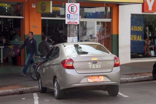 Idosos e deficientes ficam isentos de tarifa de estacionamento em Três Lagoas Idosos e deficientes ficam isentos de tarifa de estacionamento em Três Lagoas