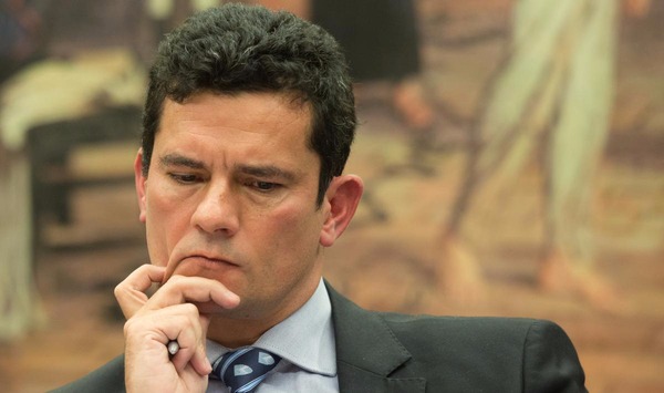 Por decisão de Moro, BC bloqueia mais de R$ 600 mil de Lula Por decisão de Moro, BC bloqueia mais de R$ 600 mil de Lula