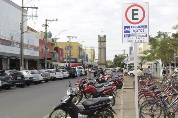 Prefeitura abre mão de receita em acordo para isenção de tarifa da zona azul Prefeitura abre mão de receita em acordo para isenção de tarifa da zona azul