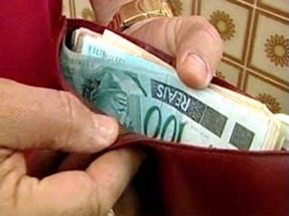 Aposentados começam a receber 1ª parcela do 13º a partir de agosto