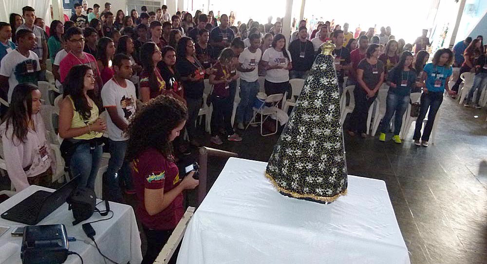 Juventude católica se reúne em Três Lagoas para a oitava edição do Glorificari Juventude católica se reúne em Três Lagoas para a oitava edição do Glorificari