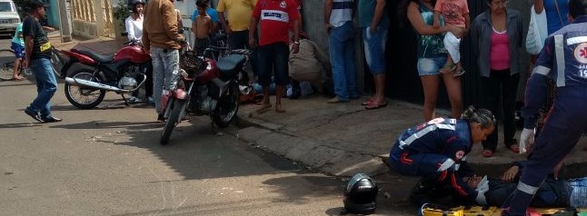 Batida de motos mobiliza Polícia Militar, bombeiros e Samu