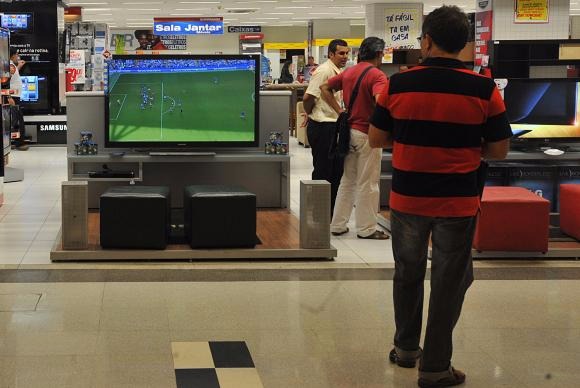 Pesquisa do IBGE registra alta de 1,2% no comércio varejista 