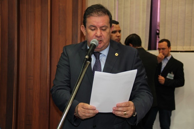 Eduardo Rocha homenageia presidente da Fíbria por antecipar do início trabalhos da nova unidade