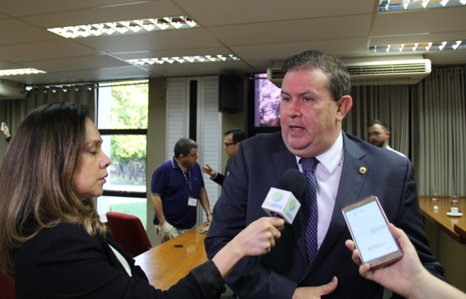 Eduardo Rocha questiona e CPI aprova requerimento para JBS informar situação de todas unidades de MS