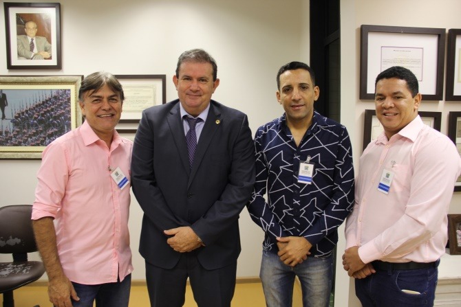 Vereadores de Três Lagoas visitam gabinete do deputado estadual Eduardo Rocha