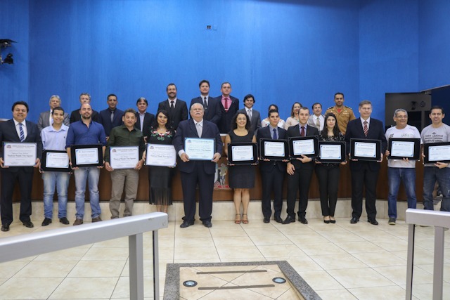 Câmara entrega título de Cidadão, Moções de Congratulação e Mérito Esportivo