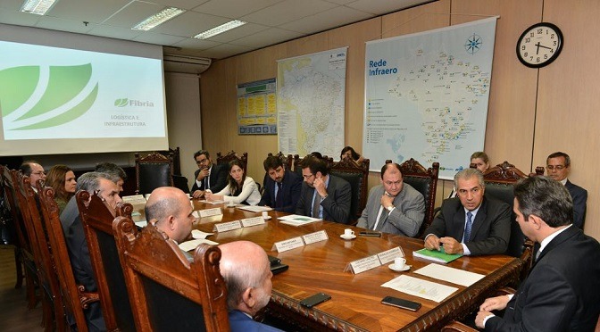 Com representantes Fíbria, governador cobra de ministro construção de 3ª faixas nas BRs-262 e 158