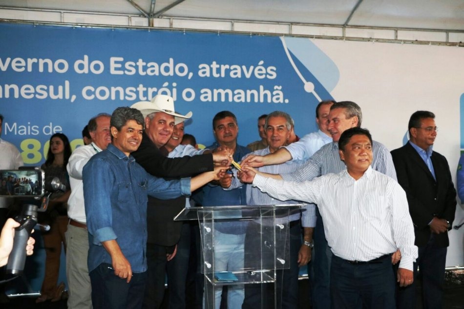 Governador assina ordem de serviço e destina máquinas para Sanesul de Três Lagoas Governador assina ordem de serviço e destina máquinas para Sanesul de Três Lagoas