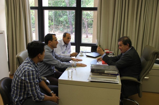 Deputado Eduardo Rocha recebe representantes do município de Paraíso das Águas Deputado Eduardo Rocha recebe representantes do município de Paraíso das Águas