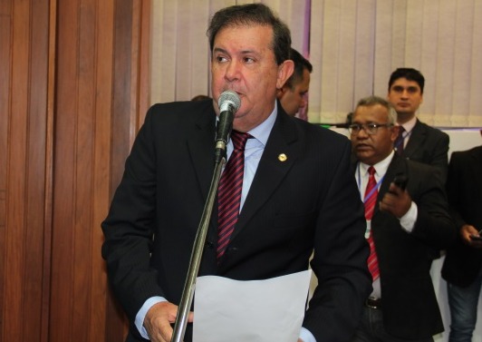 Eduardo Rocha solicita reforma da Escola Estadual de Paranaíba Eduardo Rocha solicita reforma da Escola Estadual de Paranaíba