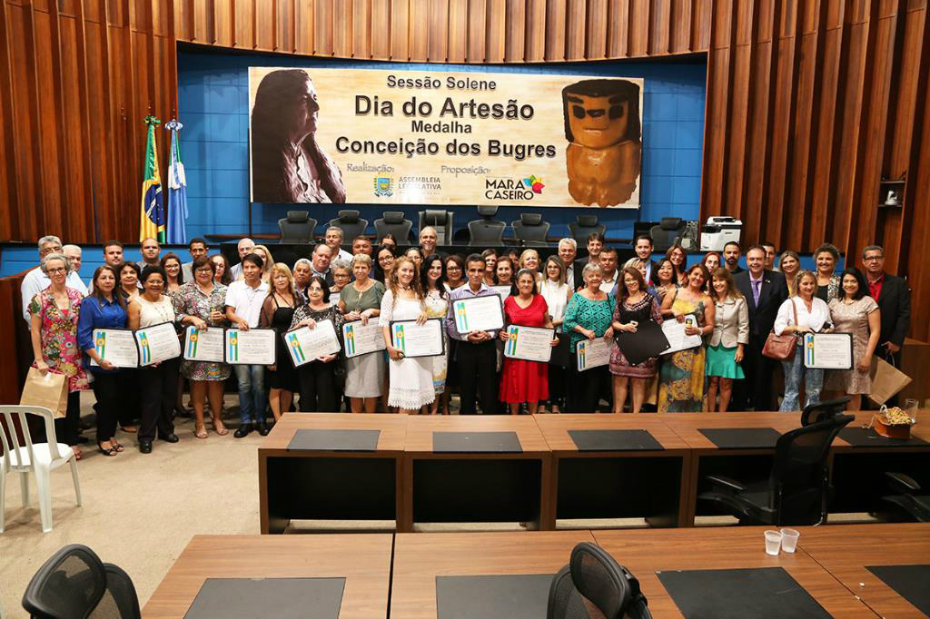 Artesãos de Rio Verde recebem homenagem da AL/MS na Capital 