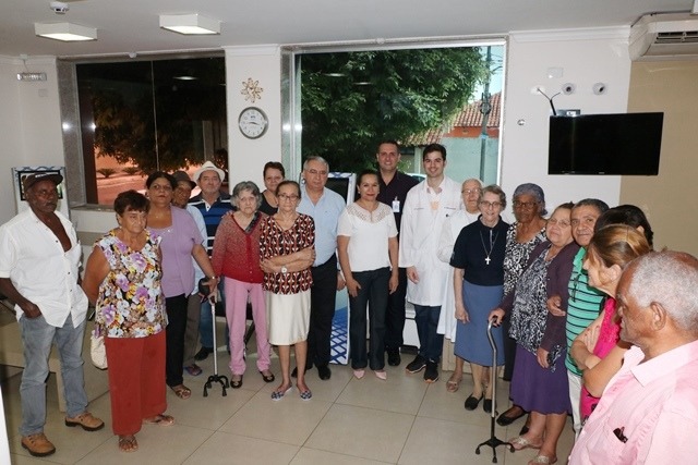 Prefeitura e Hospital Auxiliadora vão realizar 100 cirurgias de cataratas Prefeitura e Hospital Auxiliadora vão realizar 100 cirurgias de cataratas