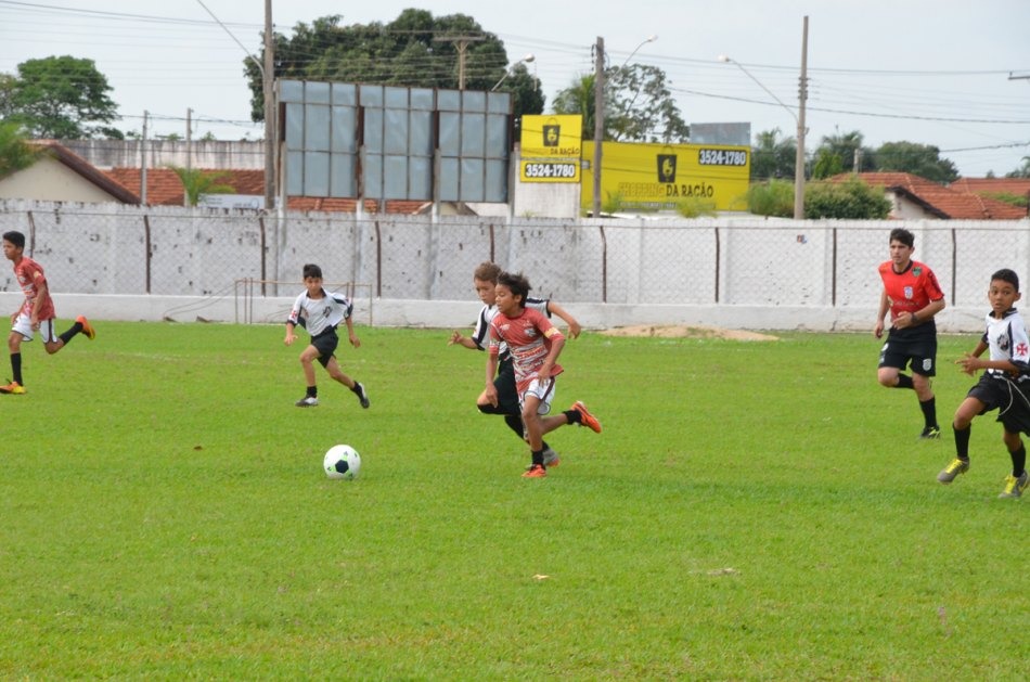 Campeonato da base começa com goleadas de CTAF e Recanto do Galo