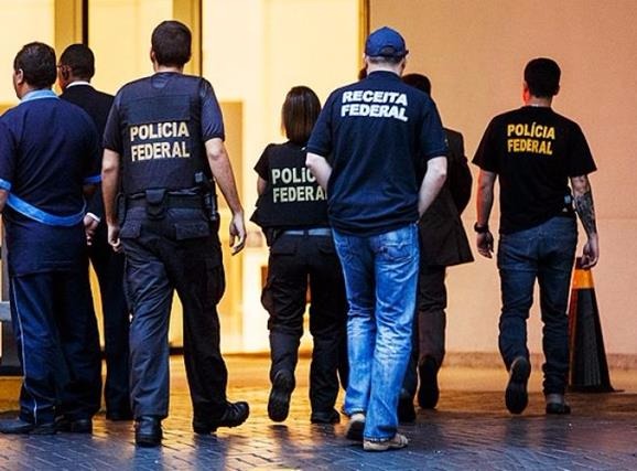 Agência suspeita de fraudar venda de passagens para órgãos públicos é alvo da PF Agência suspeita de fraudar venda de passagens para órgãos públicos é alvo da PF