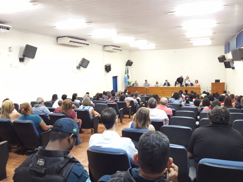 Lançado projeto que vai acolher crianças carentes Lançado projeto que vai acolher crianças carentes