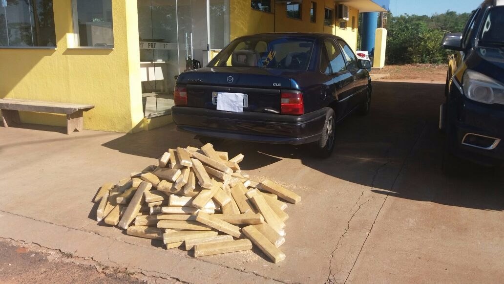 PRF apreende maconha que seria levada para Ribeirão Preto/SP